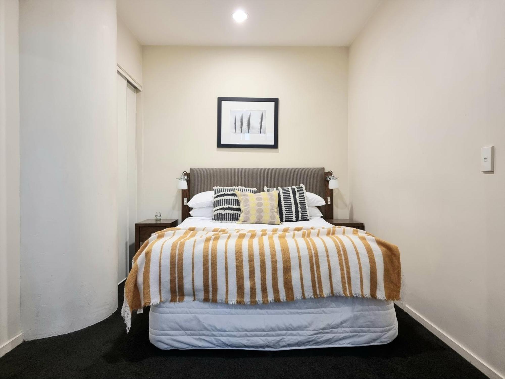 Urban Deco Apartment On Queen Street Auckland Cameră foto